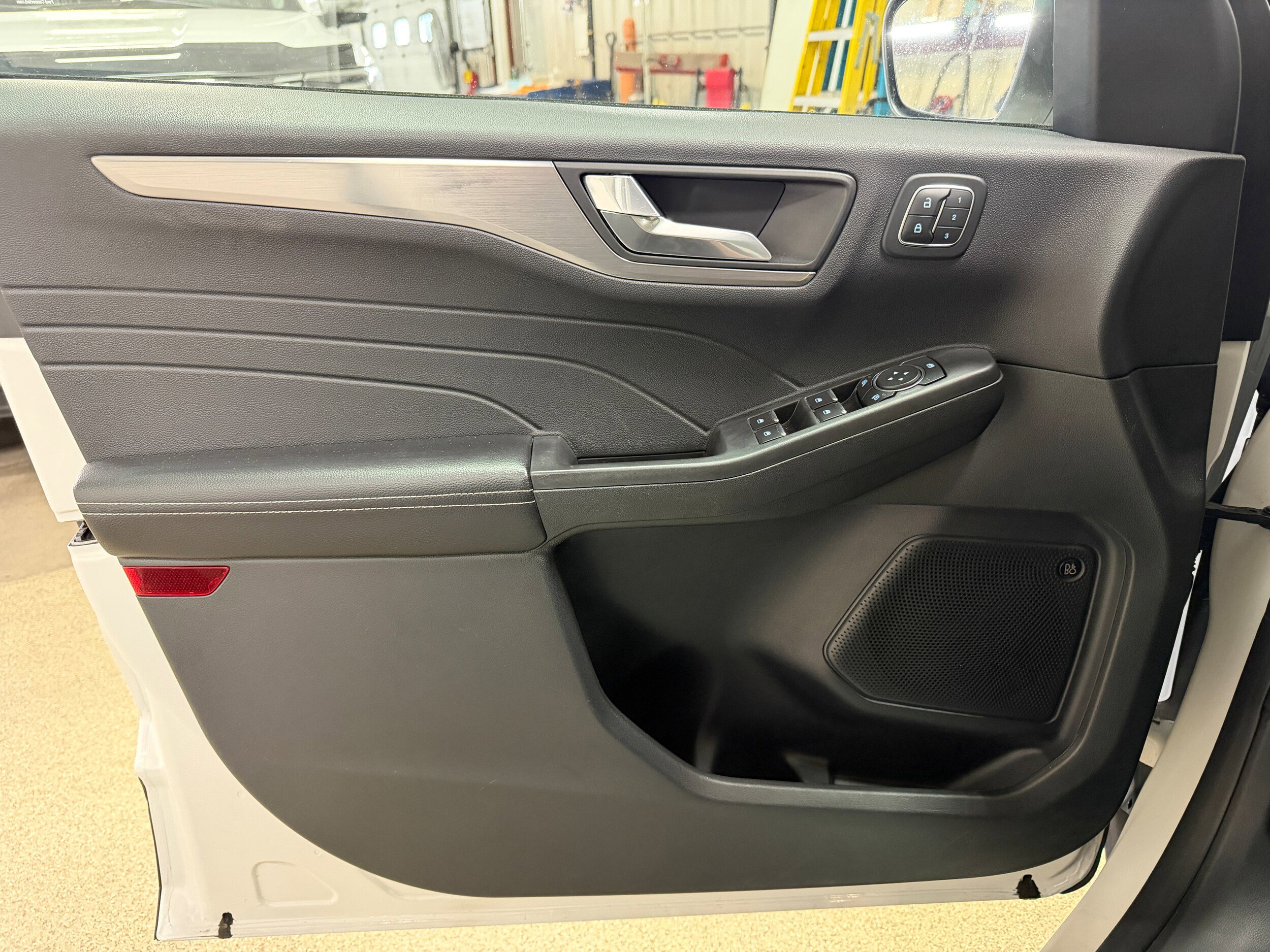 Certified 2021 Ford Escape Titanium FWD image 12