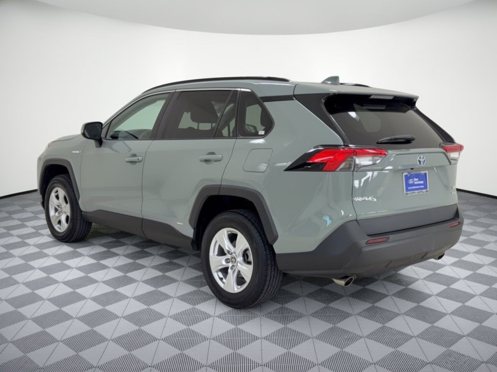 Used 2021 Toyota RAV4 XLE w/ Convenience Package AWD/4WD image 3