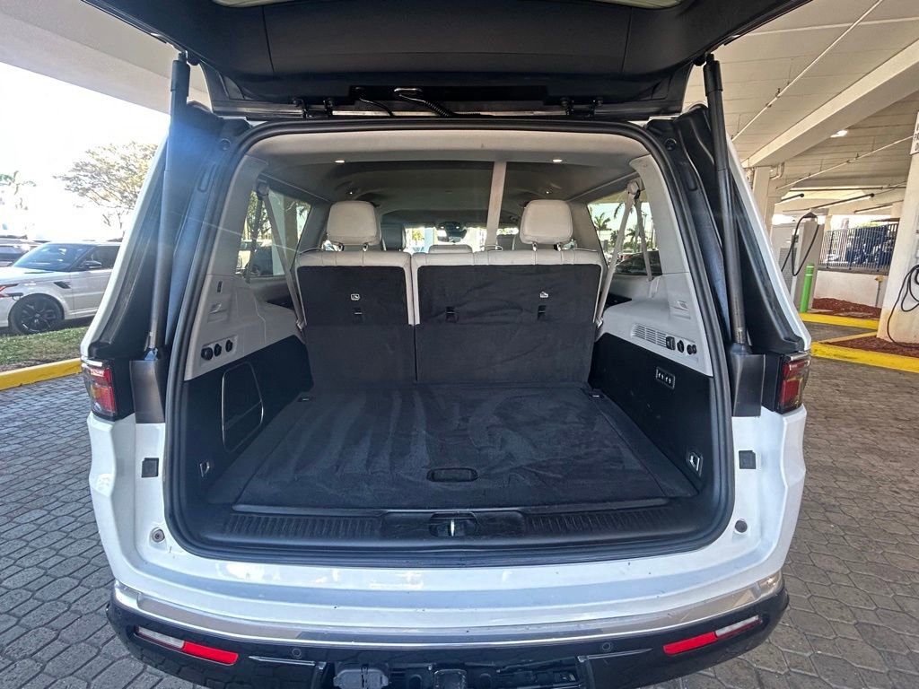 Used 2023 Jeep Wagoneer L Series II image 32