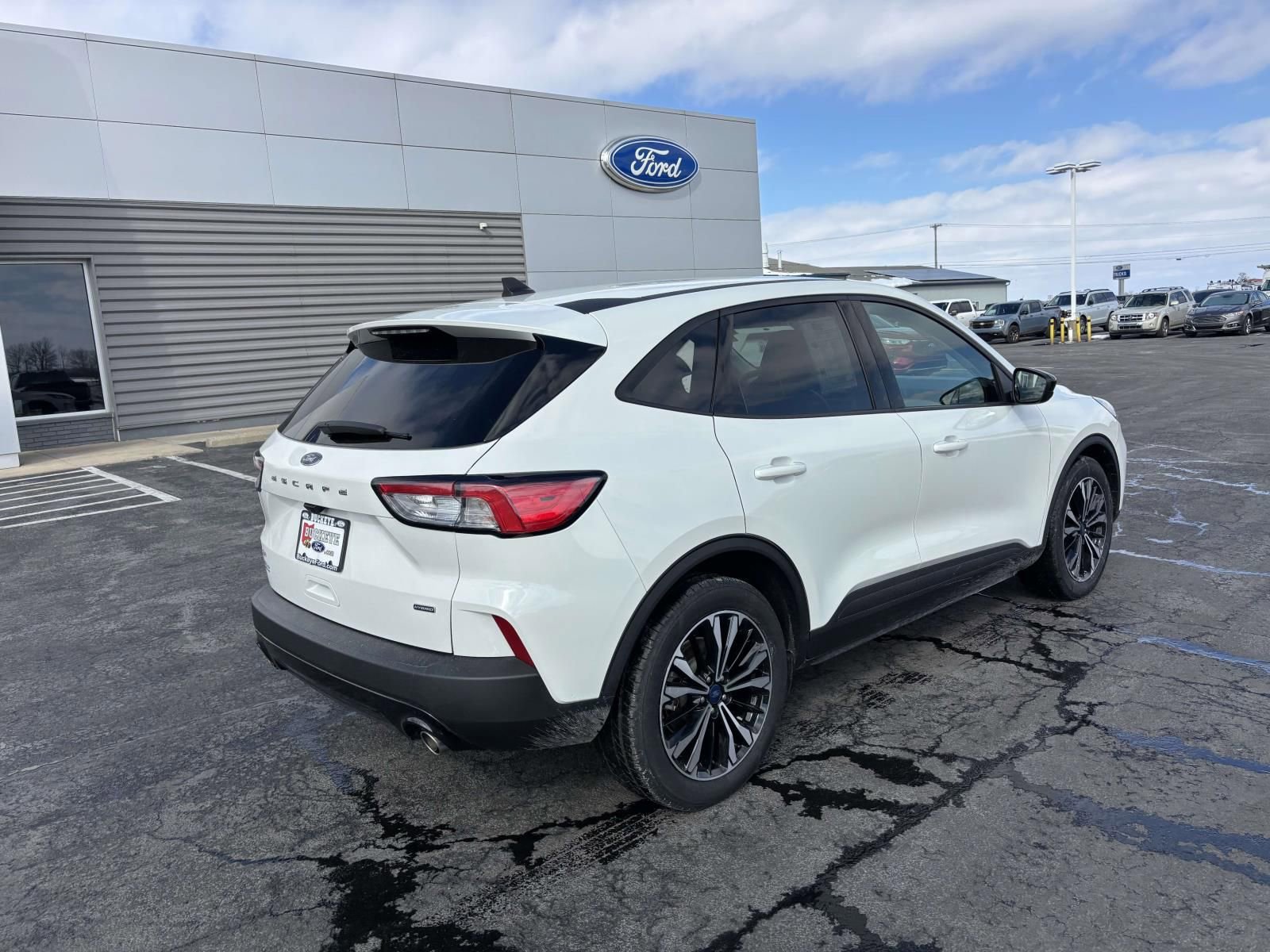 Certified 2021 Ford Escape SE w/ SE Sport Appearance Package image 9
