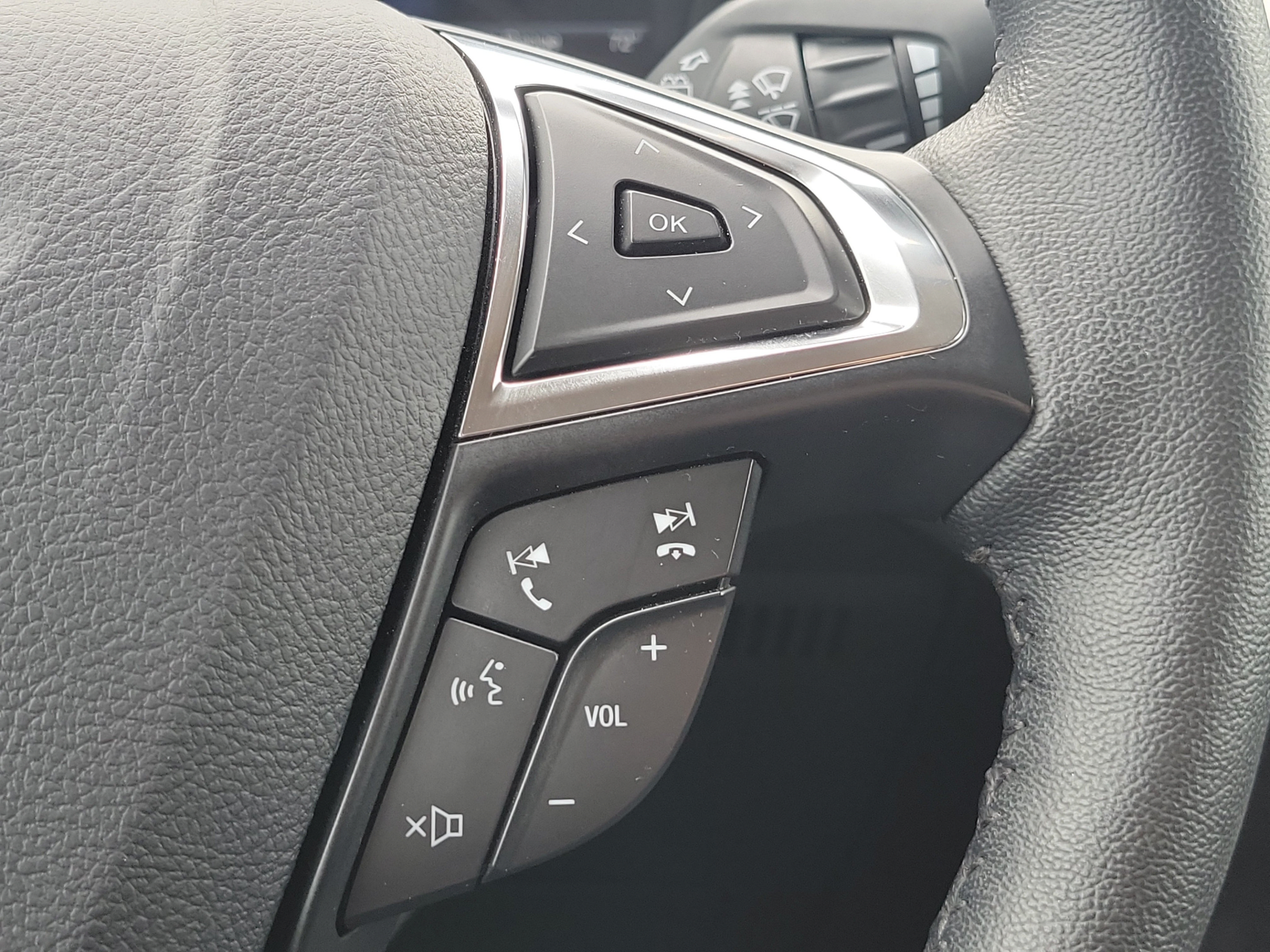 Certified 2024 Ford Edge SEL w/ Convenience Package AWD/4WD image 22