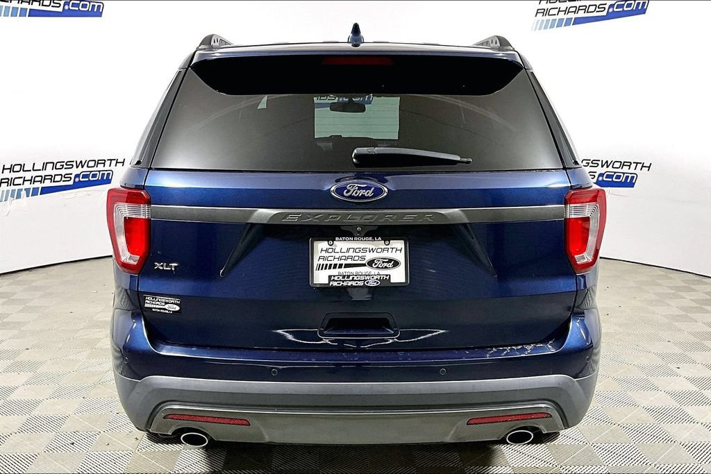 Certified 2017 Ford Explorer XLT w/ Equipment Group 202A FWD image 4