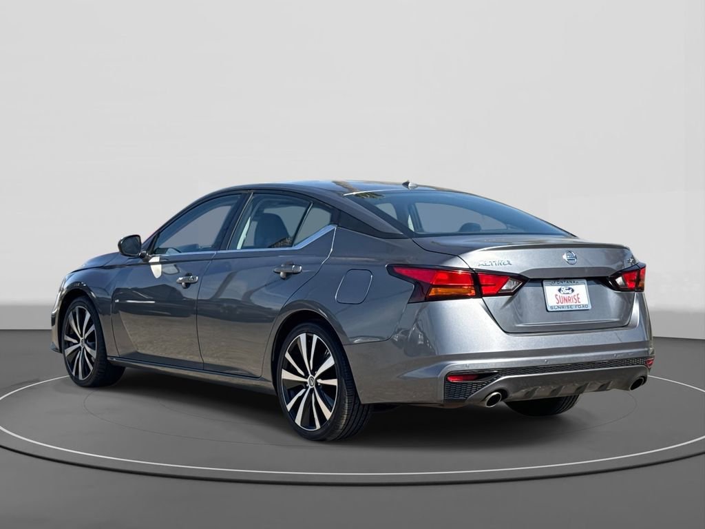 Used 2021 Nissan Altima 2.5 SR image 2