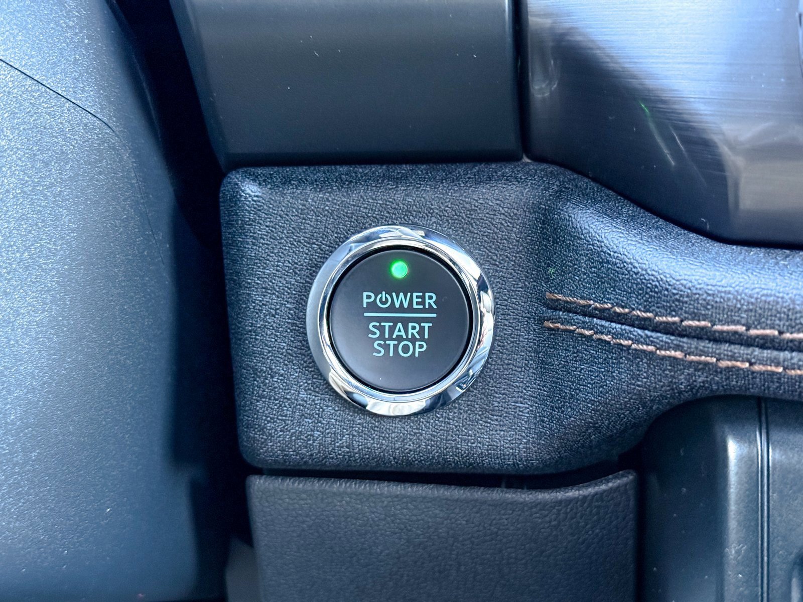 Certified 2025 Ford F150 Lightning Lariat image 27