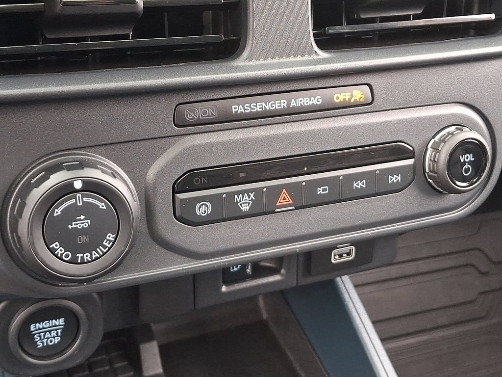 Certified 2025 Ford Maverick Lariat w/ Black Appearance Package AWD/4WD image 26