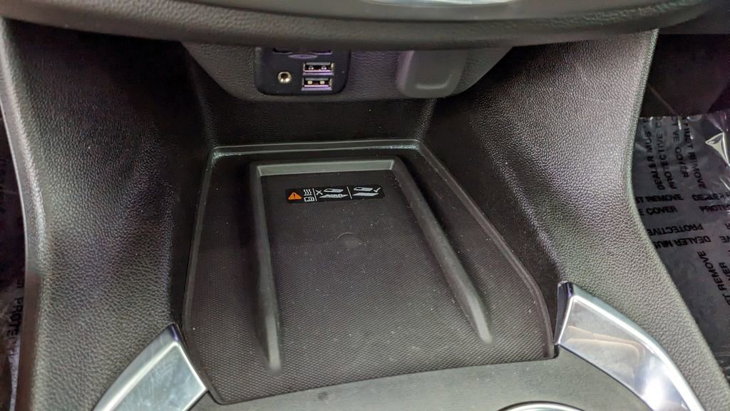 Used 2023 Chevrolet Traverse RS image 30