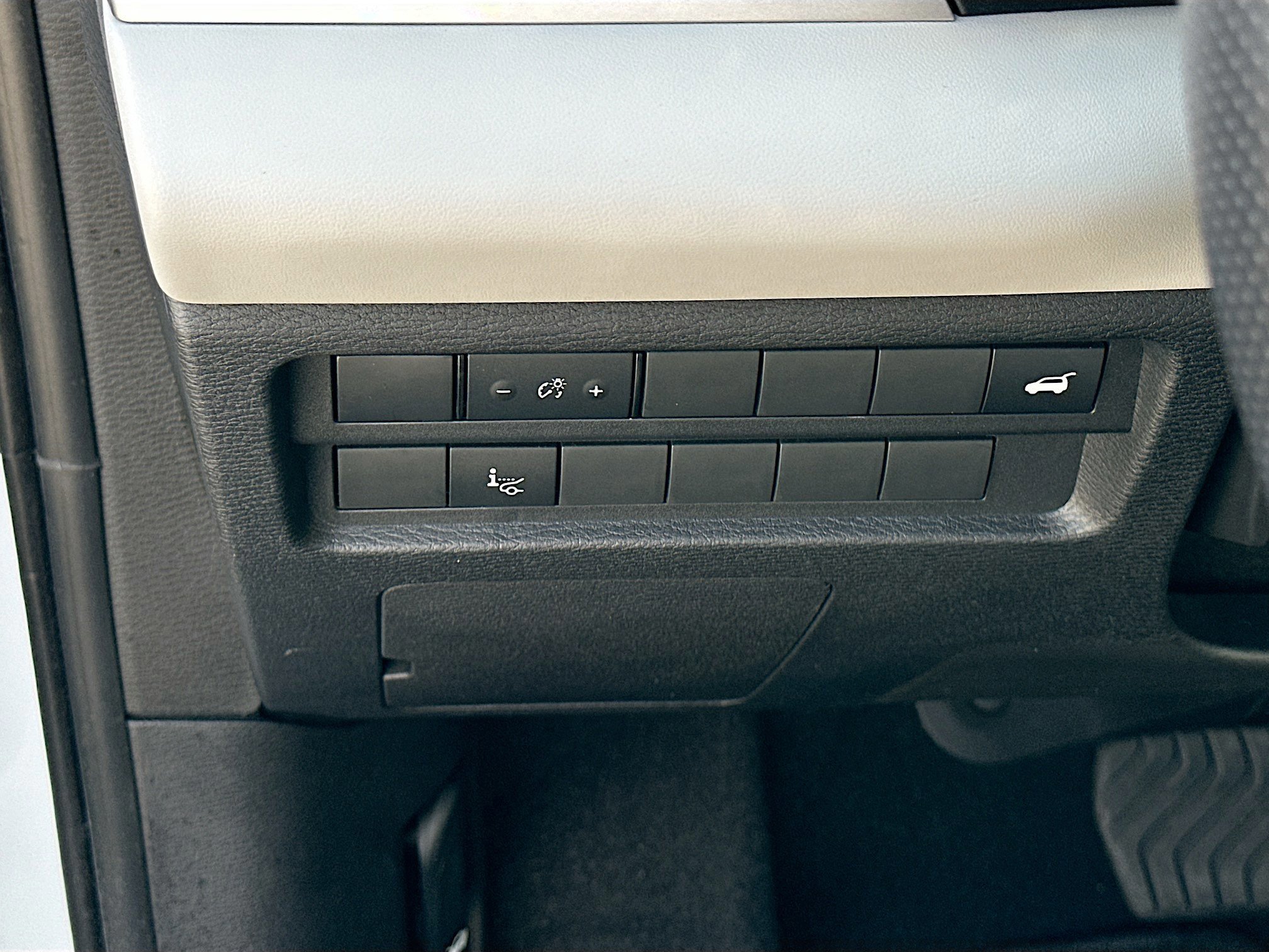 Used 2024 Mitsubishi Outlander SEL Black Edition image 10