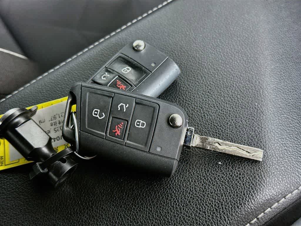 Used 2025 Volkswagen Jetta Sport FWD image 20
