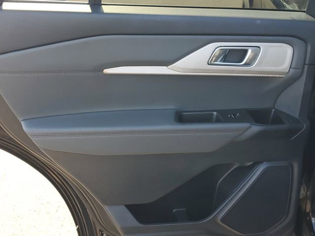 Certified 2025 Ford Explorer Active w/ Active Comfort Package image 25
