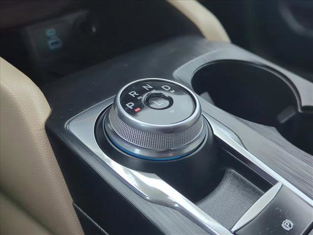 Certified 2022 Ford Escape Titanium image 10