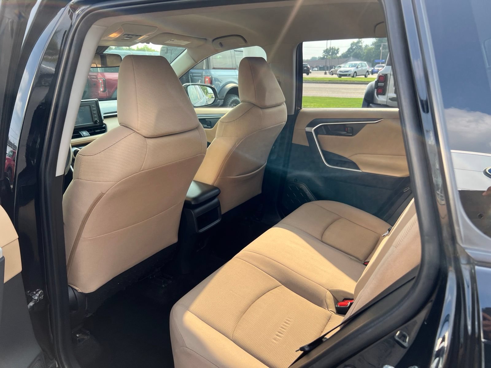 Used 2019 Toyota RAV4 LE w/ All Weather Liner Package AWD/4WD image 35