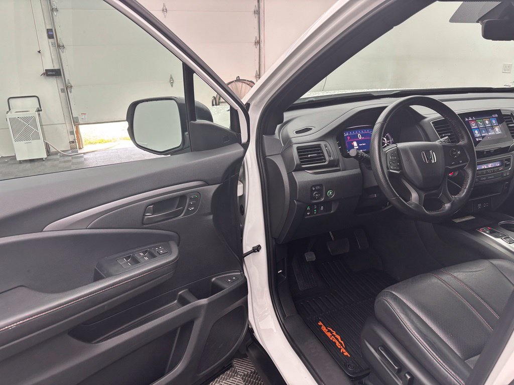 Used 2023 Honda Passport TrailSport image 18