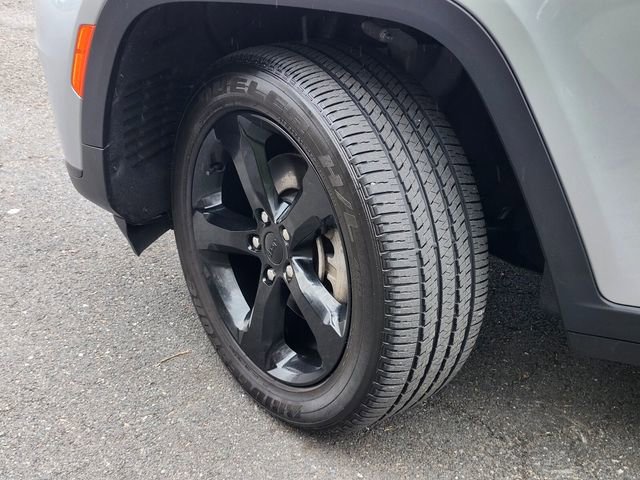 Used 2023 Jeep Grand Cherokee L Altitude AWD/4WD image 36