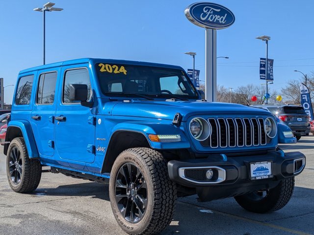 Used 2024 Jeep Wrangler Unlimited Sahara AWD/4WD image 2