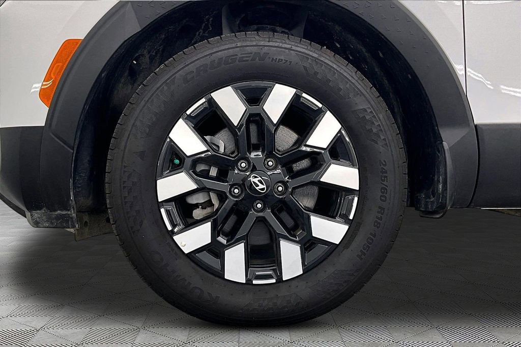 Used 2025 Hyundai Santa Cruz SEL FWD image 9