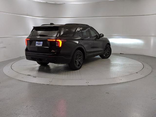 Certified 2025 Ford Explorer ST-Line w/ ST-Line Street Pack image 3