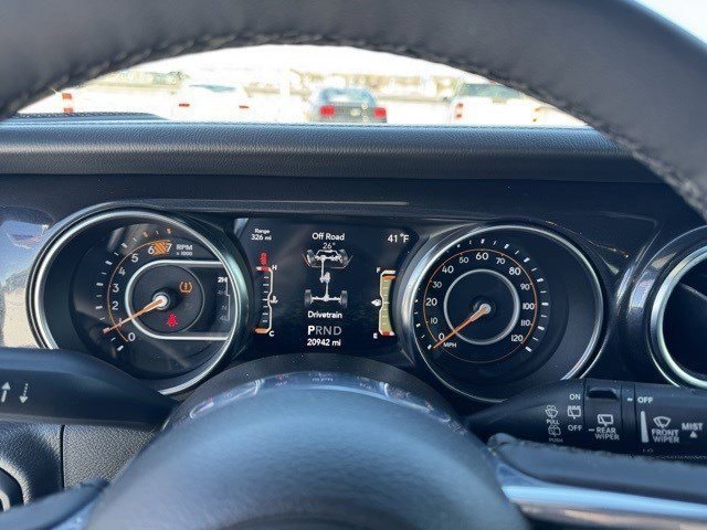 Used 2023 Jeep Wrangler Unlimited Sahara image 13