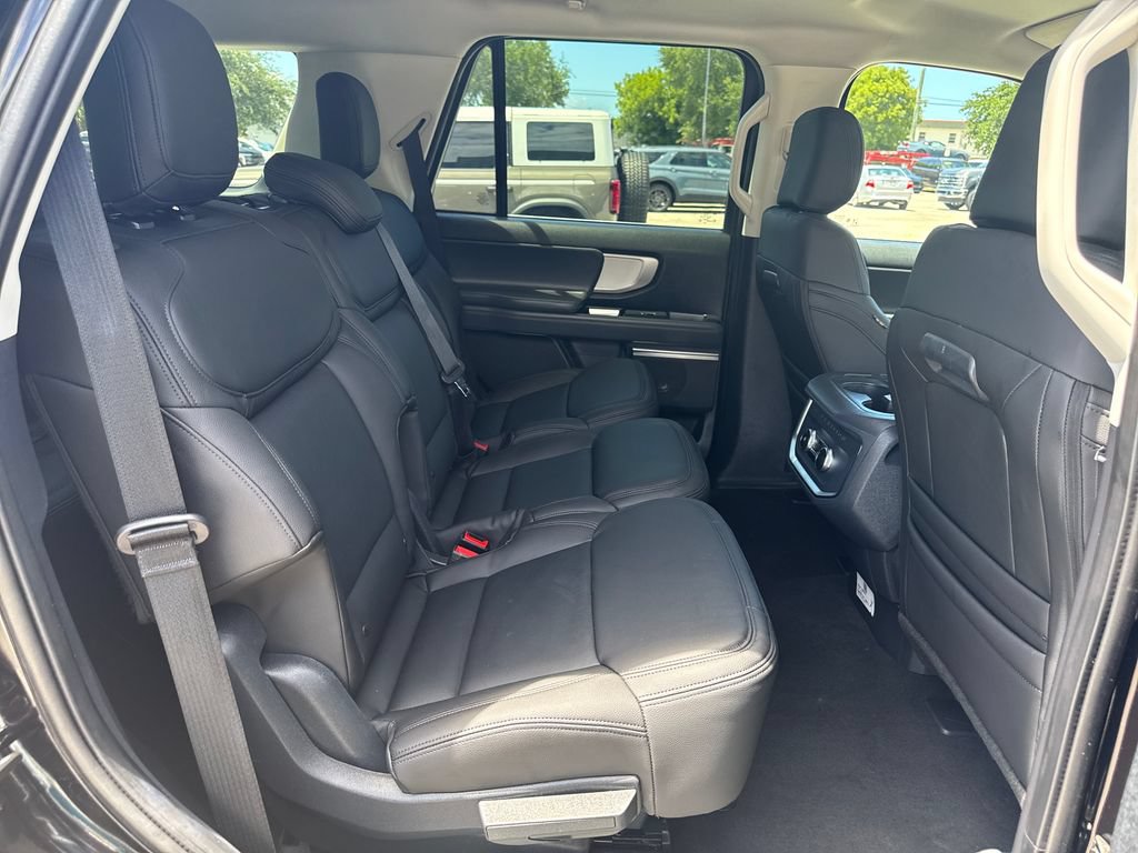 Certified 2025 Ford Expedition Active RWD image 28