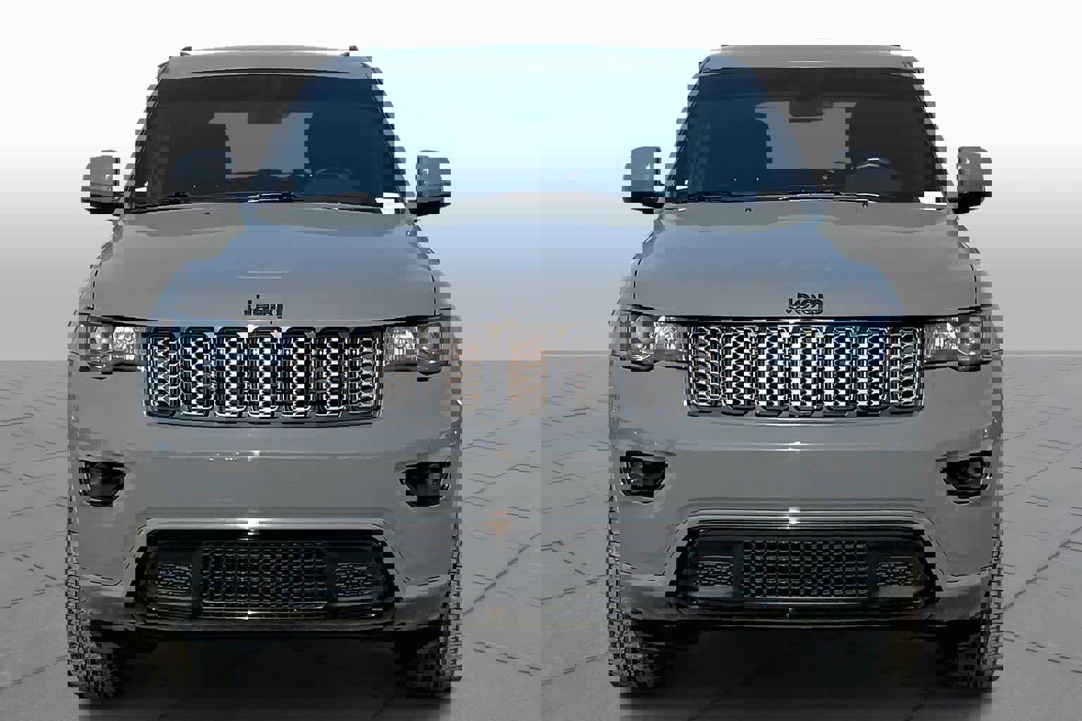 Used 2021 Jeep Grand Cherokee Laredo X image 6