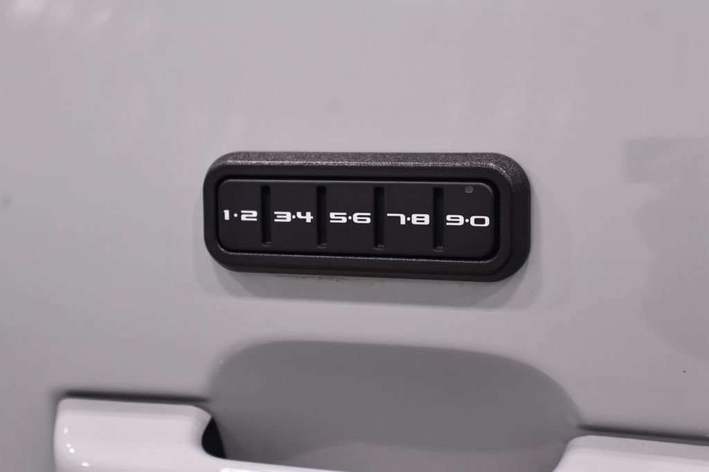 Certified 2025 Ford F350 4x4 Crew Cab Super Duty image 23