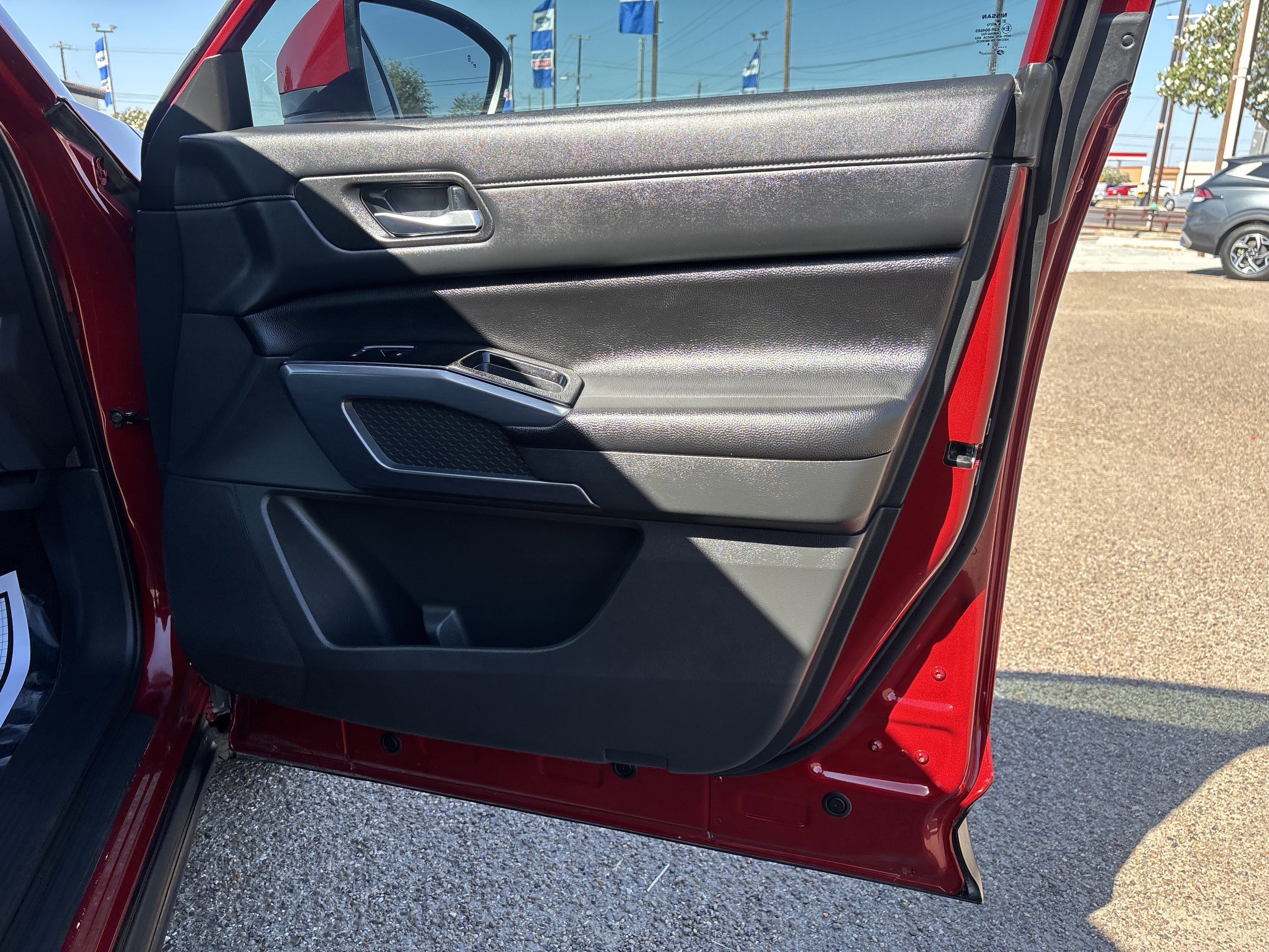 Used 2023 Nissan Pathfinder SL image 25