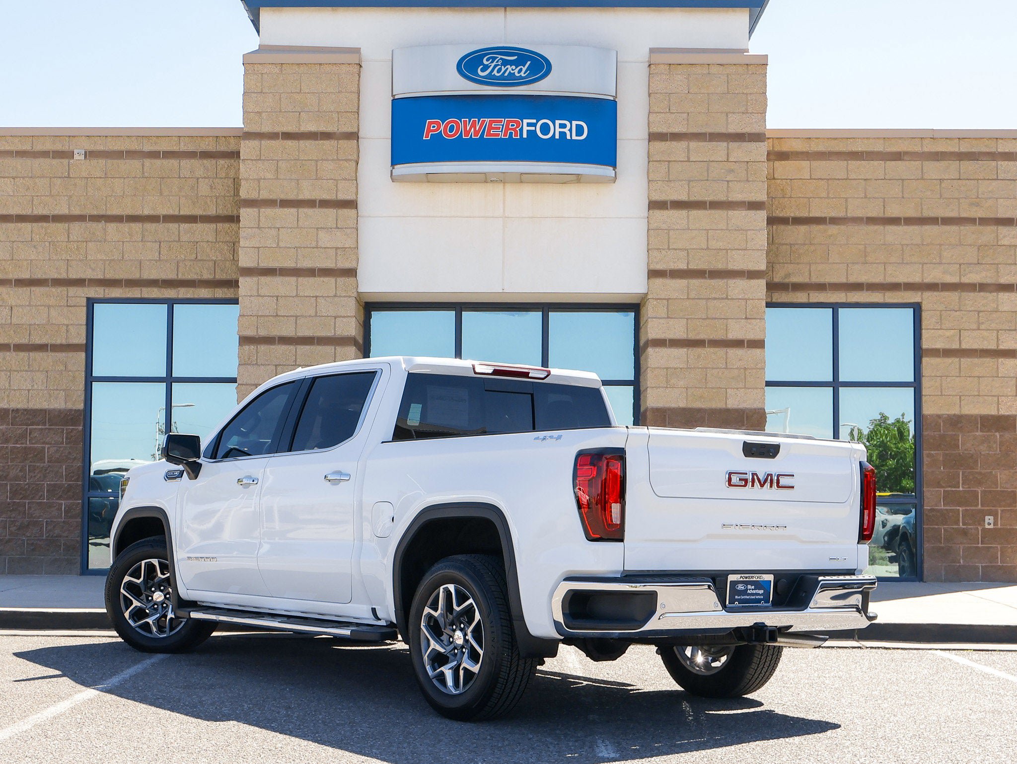 Used 2024 GMC Sierra 1500 SLT w/ SLT Premium Plus Package AWD/4WD image 8