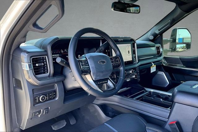 Certified 2025 Ford F250 Platinum w/ FX4 Off-Road Package AWD/4WD image 11