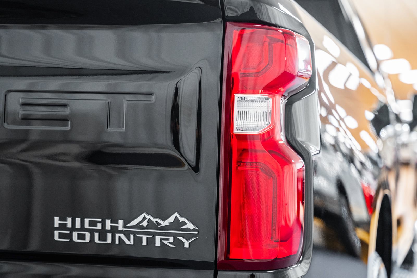 Used 2023 Chevrolet Silverado 1500 High Country w/ High Country Premium Package image 23