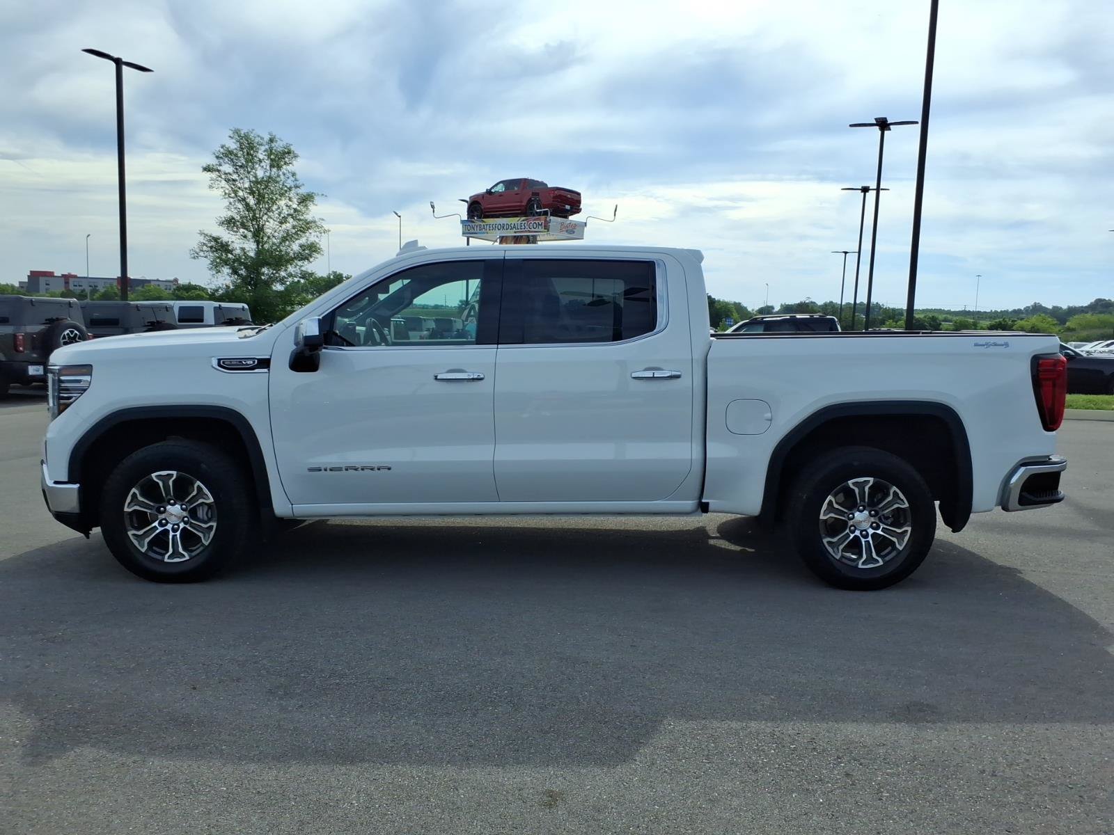 Used 2025 GMC Sierra 1500 SLT AWD/4WD image 6