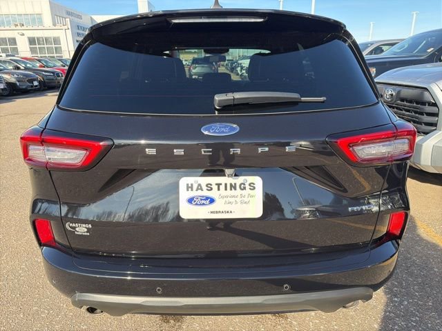 Certified 2023 Ford Escape ST-Line Elite w/ Premium Technology Package image 2