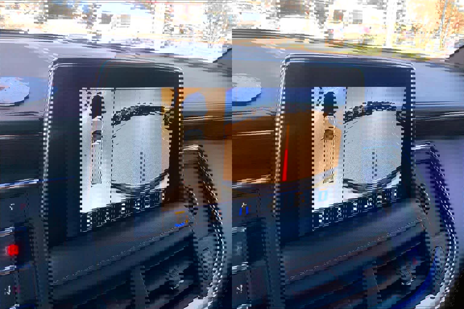 Used 2023 Chevrolet Suburban LT w/ Luxury Package image 26