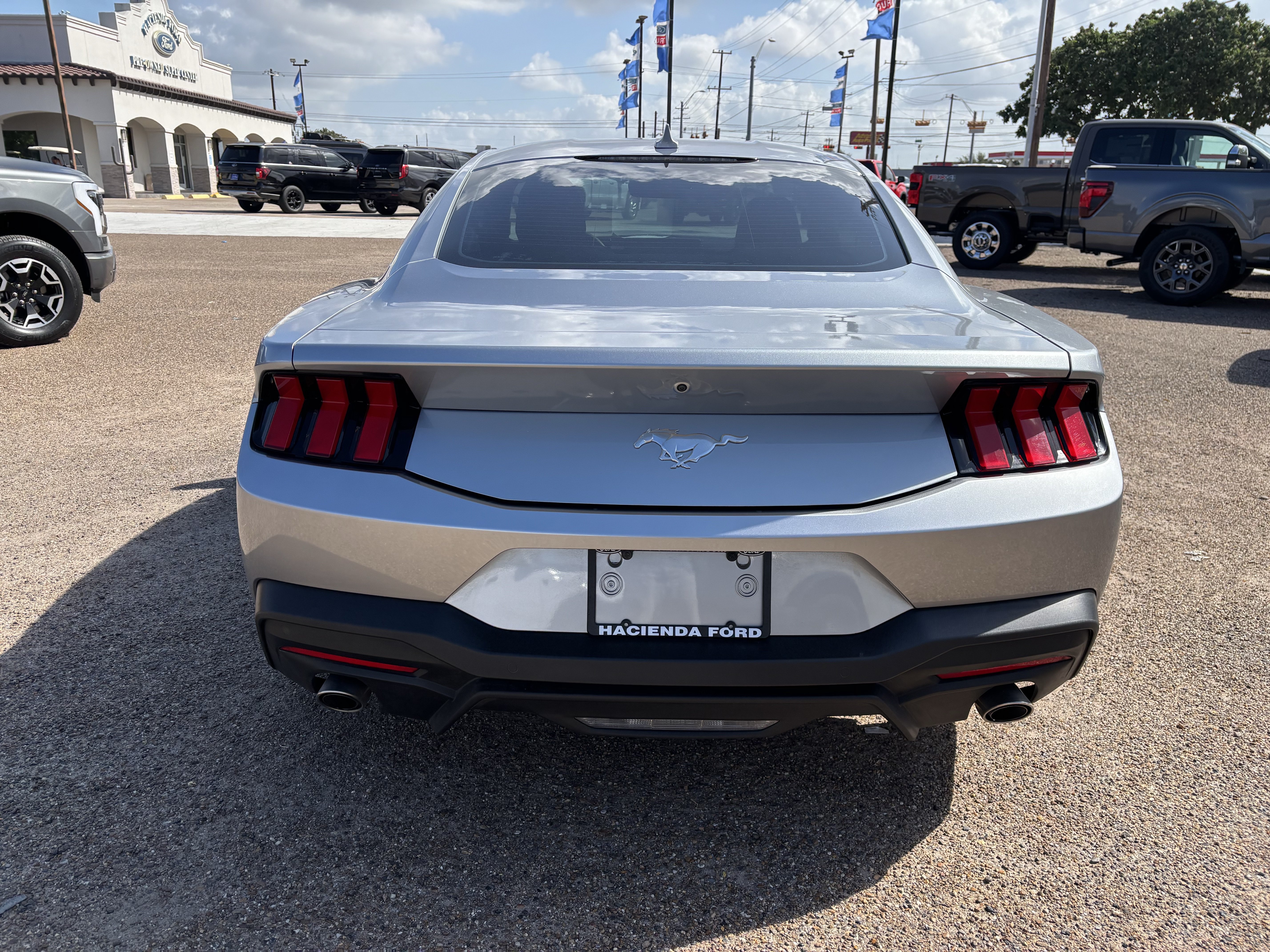 Certified 2024 Ford Mustang Coupe RWD image 3