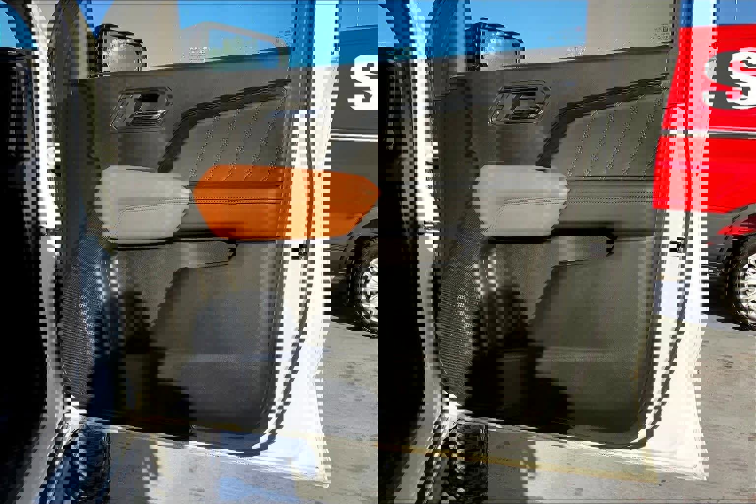 Used 2023 GMC Canyon AT4 w/ AT4 Premium Package image 28