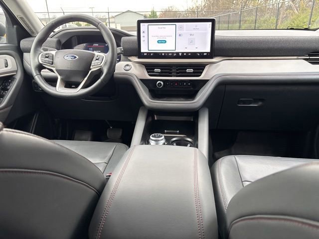 Certified 2025 Ford Explorer Active w/ Active Comfort Package image 9