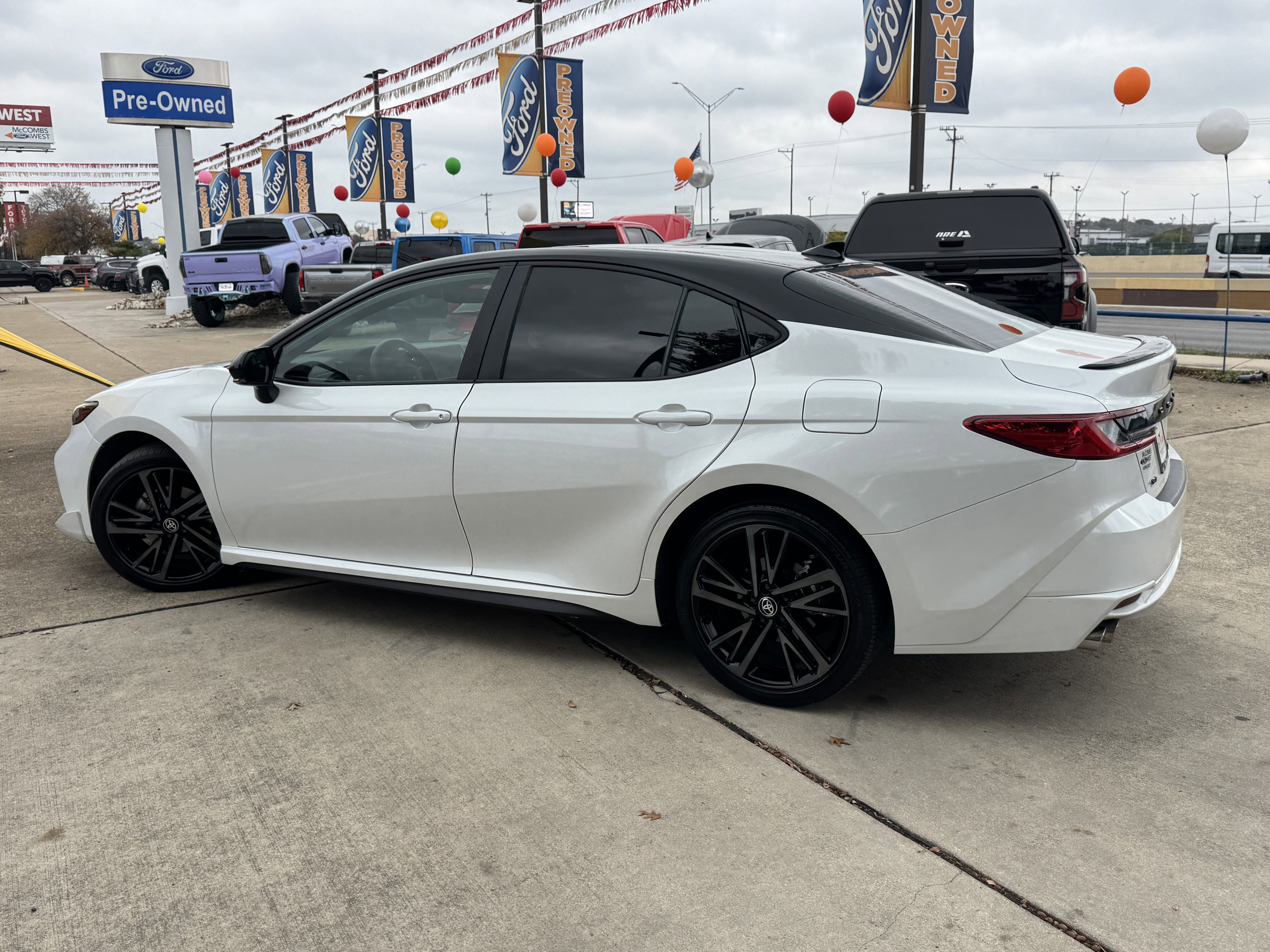 Used 2025 Toyota Camry XSE image 9