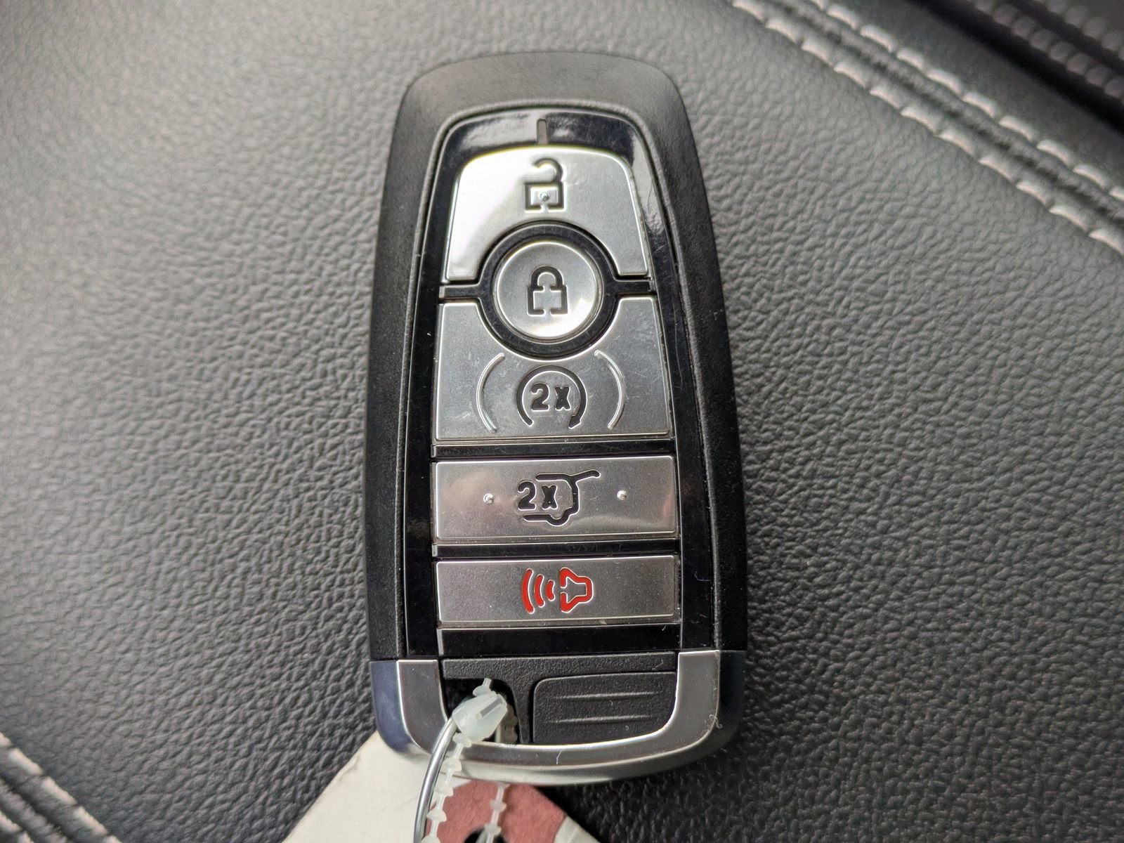 Certified 2025 Ford Escape Platinum image 34