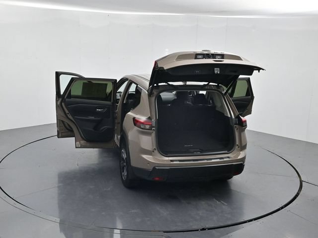 Used 2025 Nissan Rogue SV FWD image 45