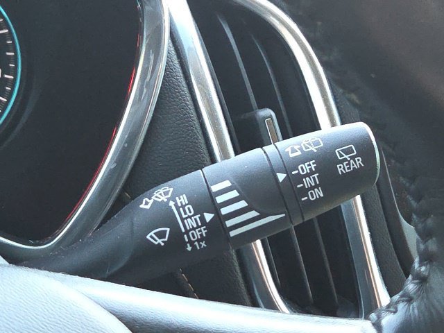 Used 2018 Chevrolet Equinox Premier FWD image 41