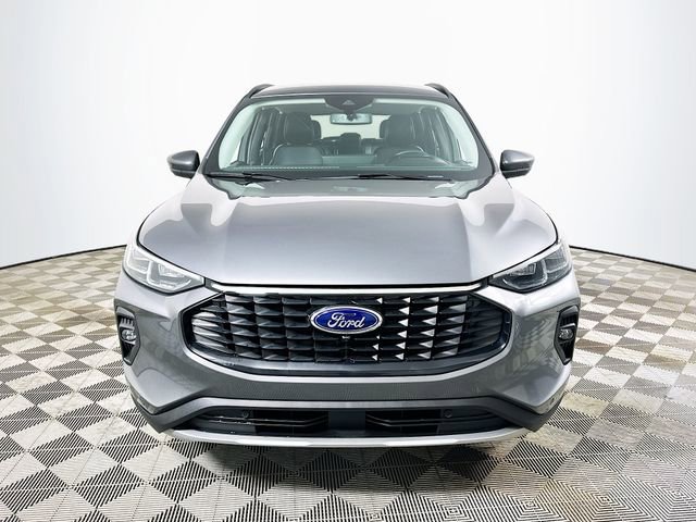Certified 2025 Ford Escape Platinum w/ Premium Technology Package image 8
