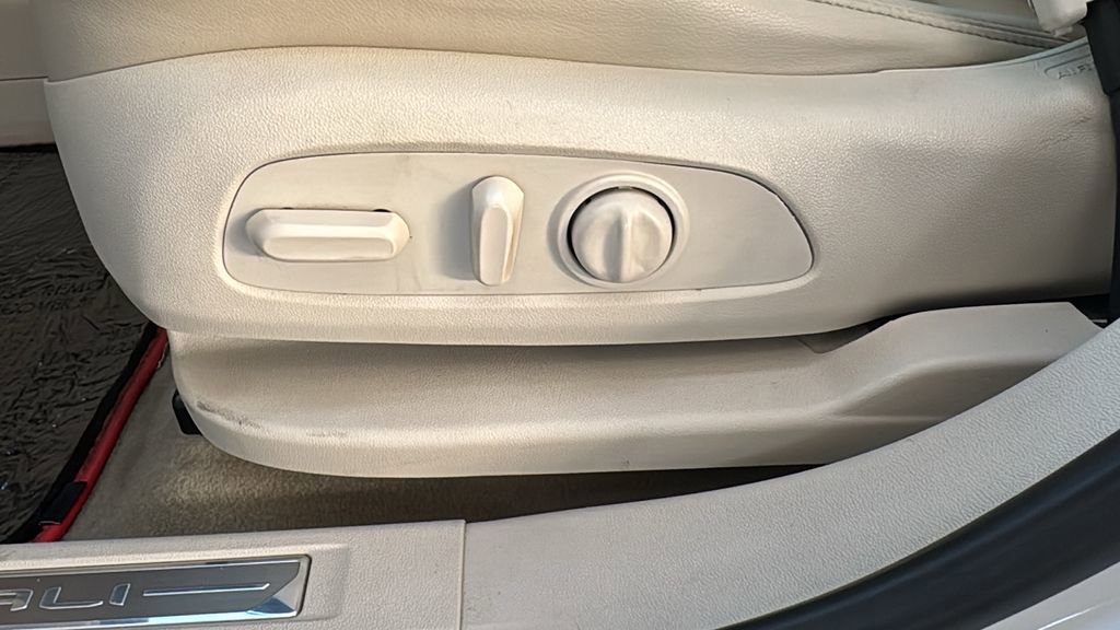 Used 2021 GMC Acadia Denali w/ Denali Technology Package image 21