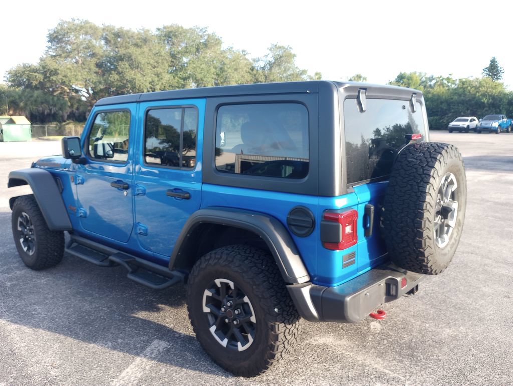 Used 2024 Jeep Wrangler Unlimited Rubicon w/ Technology Group AWD/4WD image 2