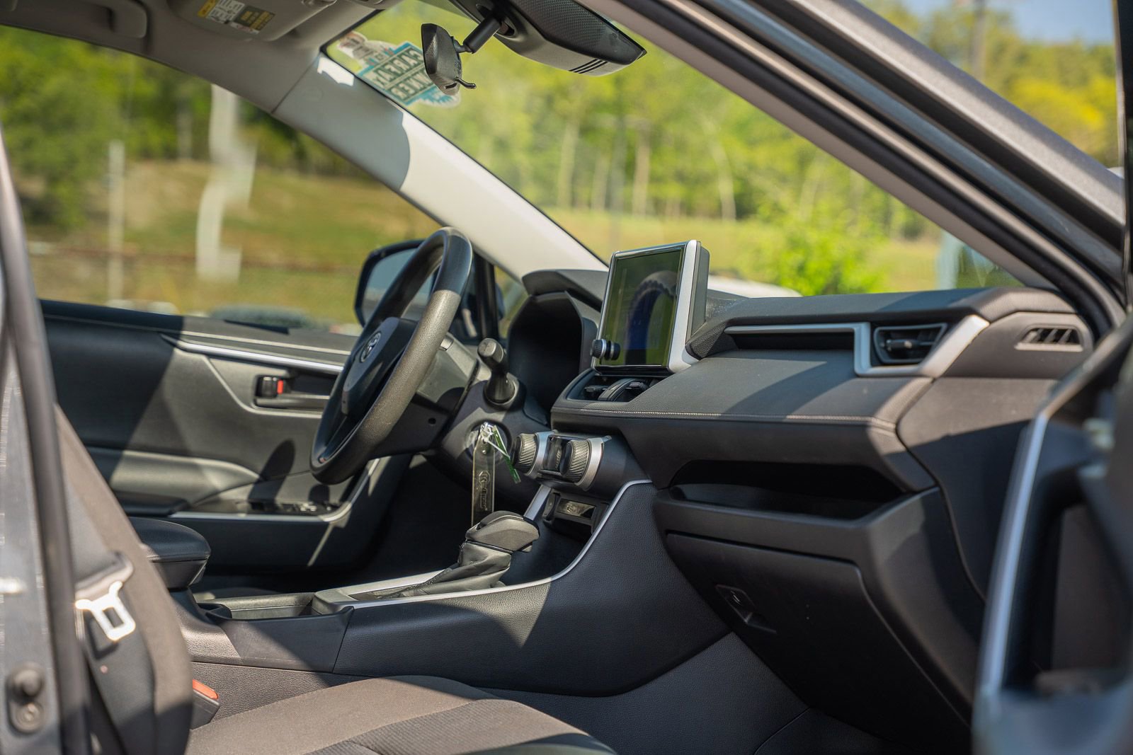 Used 2023 Toyota RAV4 LE FWD image 13