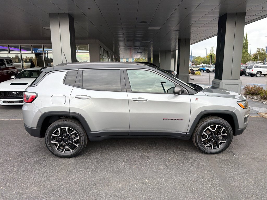 Used 2020 Jeep Compass Trailhawk AWD/4WD image 7