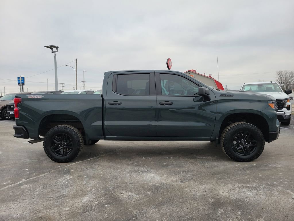 Used 2025 Chevrolet Silverado 1500 Custom Trail Boss w/ LPO, Dark Essentials Package image 6
