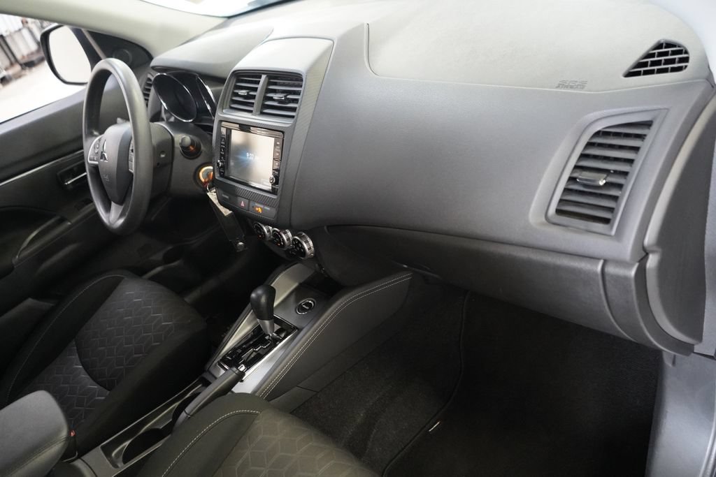Used 2025 Mitsubishi Outlander Sport ES AWD/4WD image 19