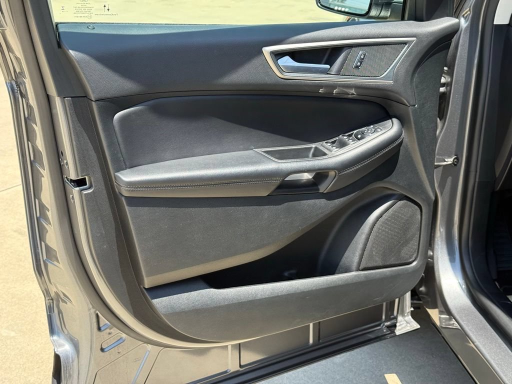Certified 2024 Ford Edge SEL w/ Convenience Package AWD/4WD image 17