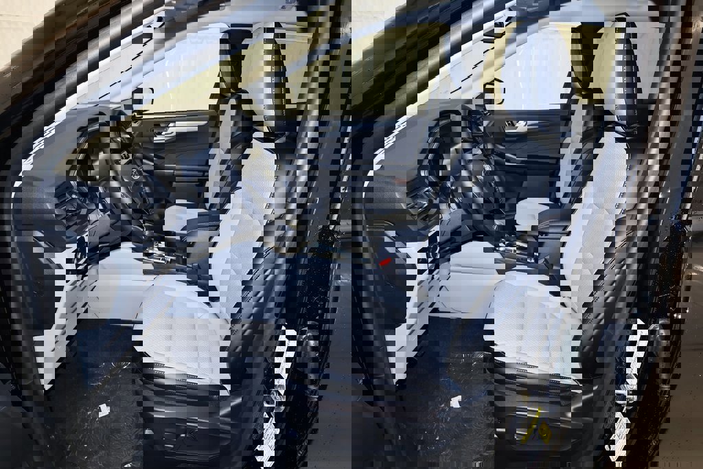 Certified 2024 Ford Escape SE image 49