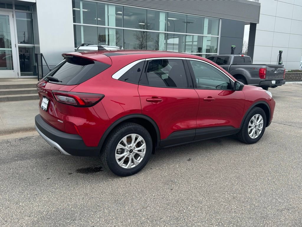 Certified 2023 Ford Escape Active AWD/4WD image 3
