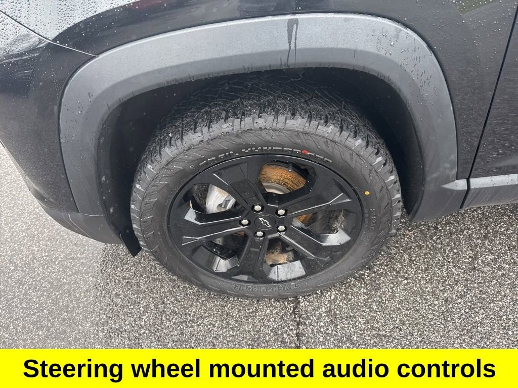 Used 2025 Chevrolet Equinox LT w/ Midnight Edition image 10