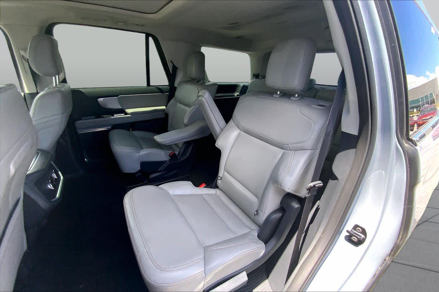 Certified 2025 Ford Expedition Active AWD/4WD image 20